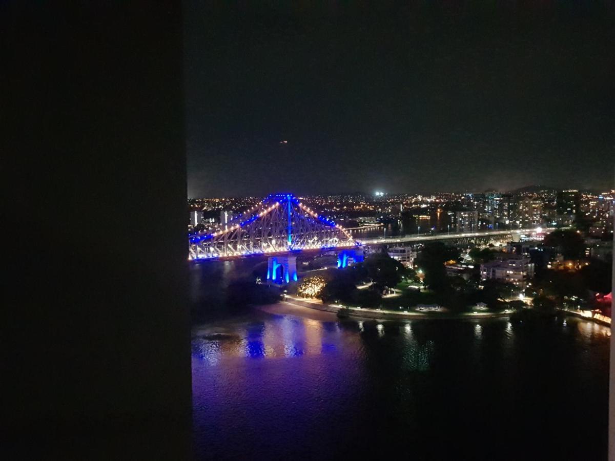 Amazing River View - 3 Bedroom Apartment - Brisbane Cbd - Netflix - Fast Wifi - Carpark Bagian luar foto