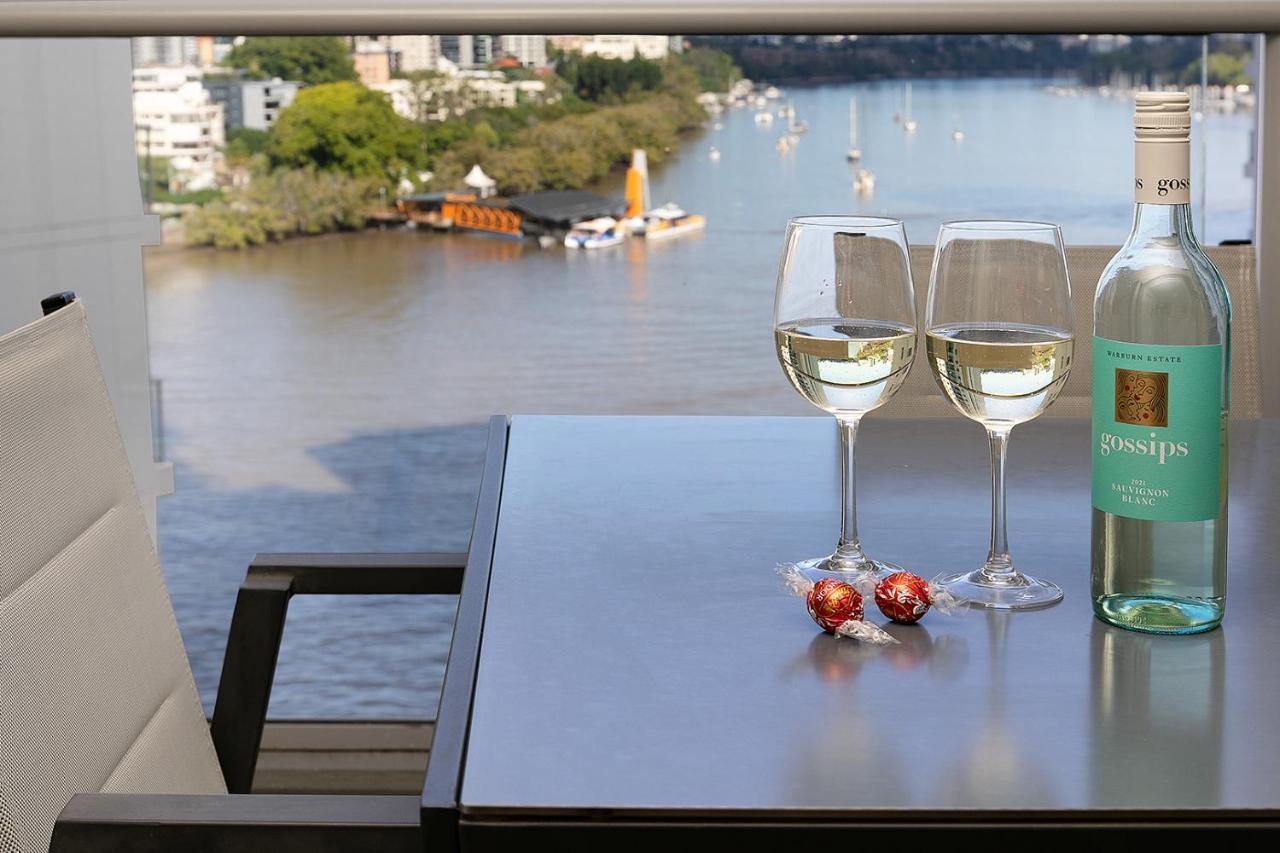 Amazing River View - 3 Bedroom Apartment - Brisbane Cbd - Netflix - Fast Wifi - Carpark Bagian luar foto