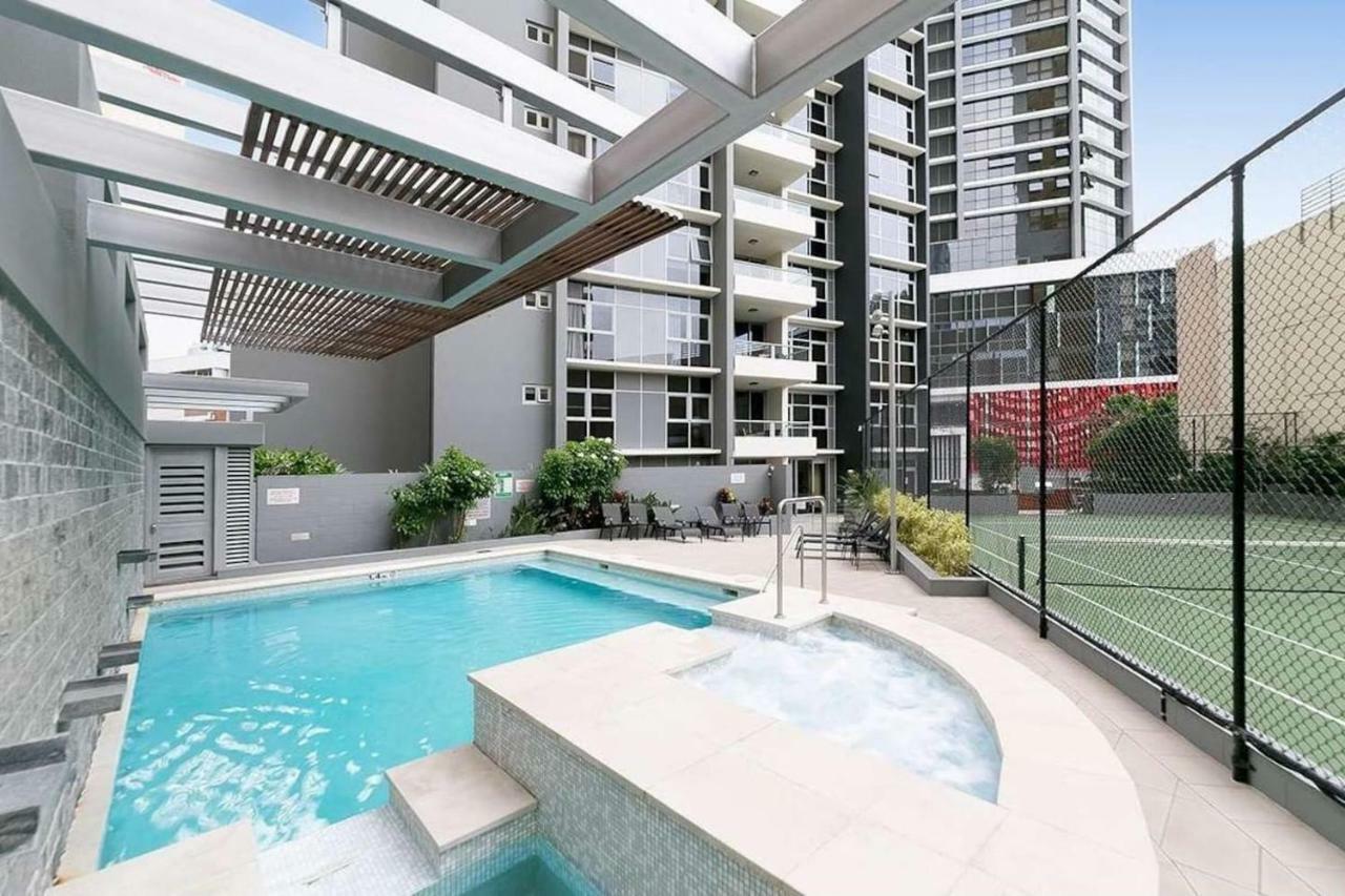 Amazing River View - 3 Bedroom Apartment - Brisbane Cbd - Netflix - Fast Wifi - Carpark Bagian luar foto